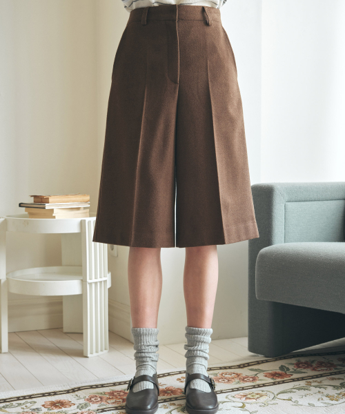 NONLOCAL(ノンローカル)の「Classic Bermuda Pants - Brown(その他パンツ・レディース・ブラウン・SMALL/MEDIUM)」の1枚目の写真