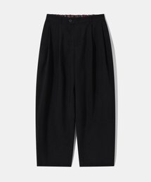 Diamond Layla（ダイアモンドレイラ）の「Two-tuck wide banding slacks P14 Black（スラックス）」