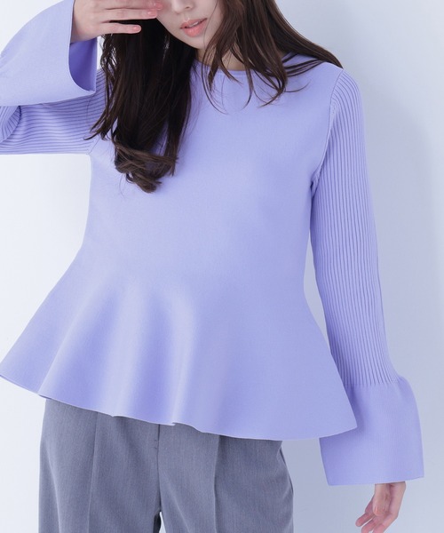 NATURAL BEAUTY BASIC(ナチュラルビューティーベーシック)の「◇ベルスリーブペプラムニット(ニット/セーター・レディース・オフホワイト/ラベンダー/ライトグリーン・FREE)」の4枚目の写真