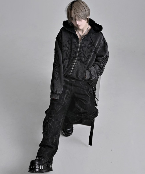 SILVER BULLET（シルバーバレット）の「『PSYCHO NATION UNDER GROUND /サイコネーションアンダーグラウンド』アップリケ刺繍ケミカルZIP PK（パーカー・メンズ・ブラック・L/M）」の2枚目の写真