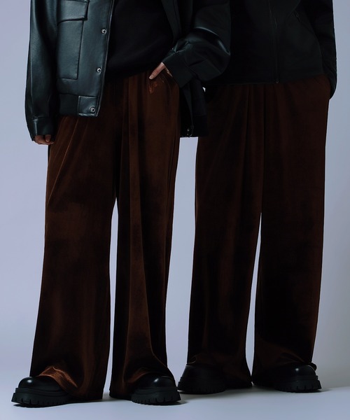improves(インプローブス)の「【Unisex】ベロア素材 ワイド イージーパンツ(その他パンツ・メンズ・ブラック/チャコール/ダークブラウン・MEDIUM/LARGE)」の3枚目の写真