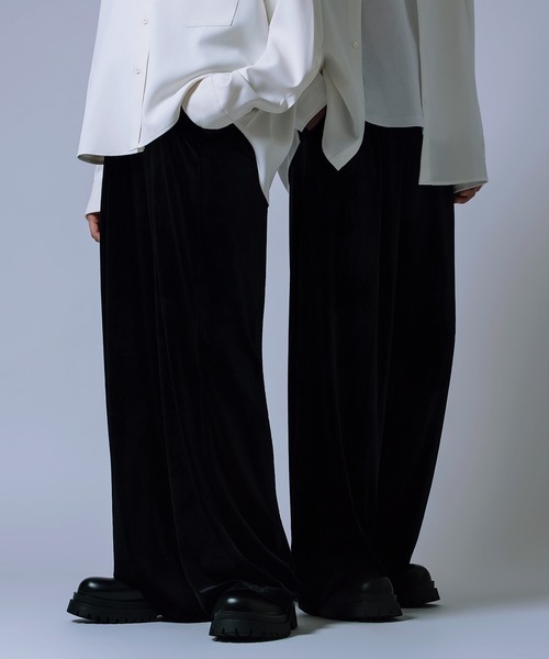 improves(インプローブス)の「【Unisex】ベロア素材 ワイド イージーパンツ(その他パンツ・メンズ・ブラック/チャコール/ダークブラウン・MEDIUM/LARGE)」の2枚目の写真