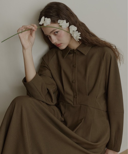 OLUN(オルン)の「waist tack cocoon onepiece/ウエストタックコクーンワンピース(ワンピース・レディース・グレー/ブラウン/ベージュ・SMALL/X-SMALL/FREE)」の16枚目の写真