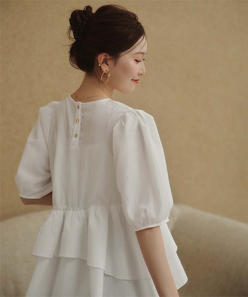 titivate（ティティベイト）の「イレギュラーヘムペプラムトップス（Tシャツ/カットソー・レディース・ブラック/オフホワイト/ライトイエロー/ブルー・M/L/S）」の10枚目の写真