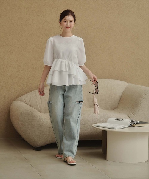 titivate（ティティベイト）の「イレギュラーヘムペプラムトップス（Tシャツ/カットソー・レディース・ブラック/オフホワイト/ライトイエロー/ブルー・M/L/S）」の11枚目の写真