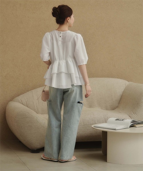 titivate（ティティベイト）の「イレギュラーヘムペプラムトップス（Tシャツ/カットソー・レディース・ブラック/オフホワイト/ライトイエロー/ブルー・M/L/S）」の12枚目の写真