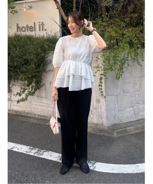 titivate（ティティベイト）の「イレギュラーヘムペプラムトップス（Tシャツ/カットソー・レディース・ブラック/オフホワイト/ライトイエロー/ブルー・M/L/S）」の11枚目の写真