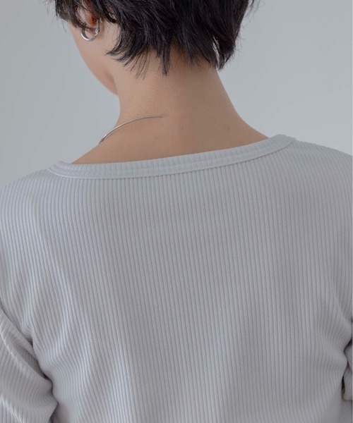 Eimee Law（エイミーロウ）の「ヘムレースセンタースリットリブトップス（Tシャツ/カットソー・レディース・ライトグレー/ブラック/オフホワイト・FREE）」の7枚目の写真