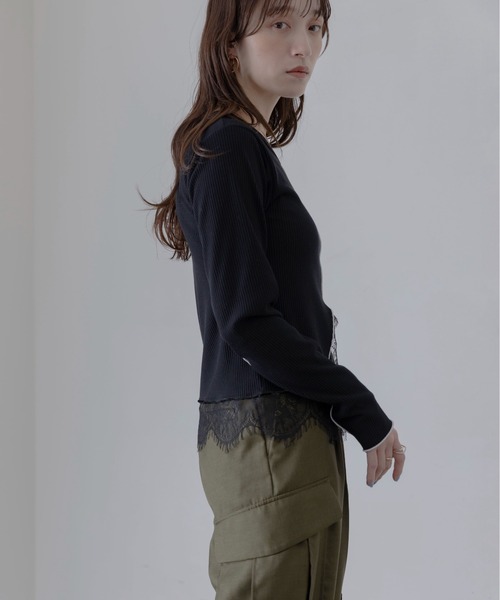 Eimee Law（エイミーロウ）の「ヘムレースセンタースリットリブトップス（Tシャツ/カットソー・レディース・ライトグレー/ブラック/オフホワイト・FREE）」の22枚目の写真