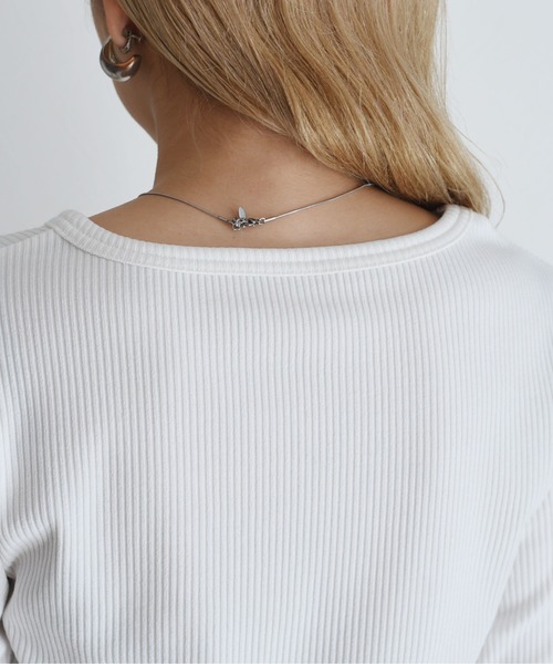 Eimee Law（エイミーロウ）の「ヘムレースセンタースリットリブトップス（Tシャツ/カットソー・レディース・ライトグレー/ブラック/オフホワイト・FREE）」の17枚目の写真