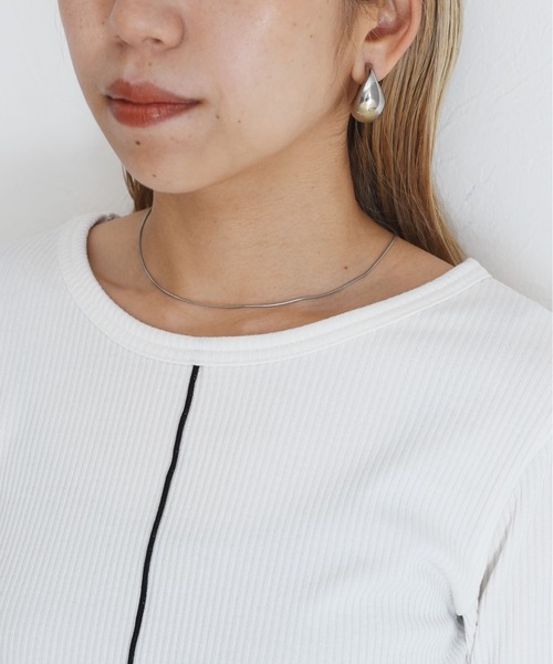 Eimee Law（エイミーロウ）の「ヘムレースセンタースリットリブトップス（Tシャツ/カットソー・レディース・ライトグレー/ブラック/オフホワイト・FREE）」の18枚目の写真