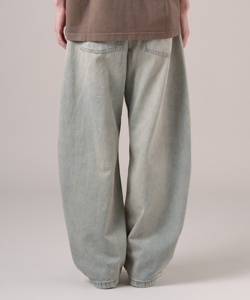 Levi's(リーバイス)の「Levi's/リーバイス BAGGY バレルジーンズ(デニムパンツ・メンズ・ブラック/ダークインディゴブルー/インディゴブルー・W28 L32/W29 L32/W30 L32/W31 L32/W32 L32/W33 L32/W34 L32/W36 L32)」の13枚目の写真