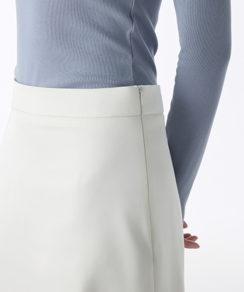 MUSINSA STANDARD WOMAN（ムシンサスタンダードウーマン）の「ウィメンズサテンロングスカート[アイボリー]（スカート・レディース・その他・LARGE/SMALL/MEDIUM/X-SMALL）」の3枚目の写真