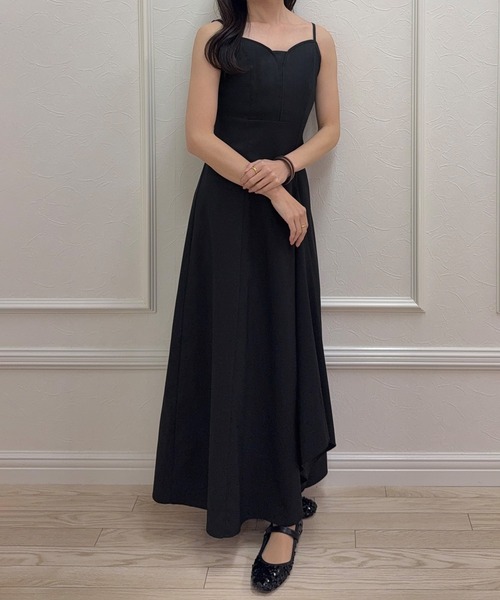 junoah(ジュノア)の「ラッフルフレアキャミワンピース(ワンピース・レディース・チャコール/アイボリー/ブラック・MEDIUM/SMALL/LARGE)」の4枚目の写真