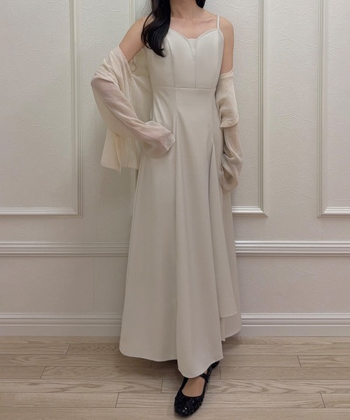junoah(ジュノア)の「ラッフルフレアキャミワンピース(ワンピース・レディース・チャコール/アイボリー/ブラック・MEDIUM/SMALL/LARGE)」の10枚目の写真