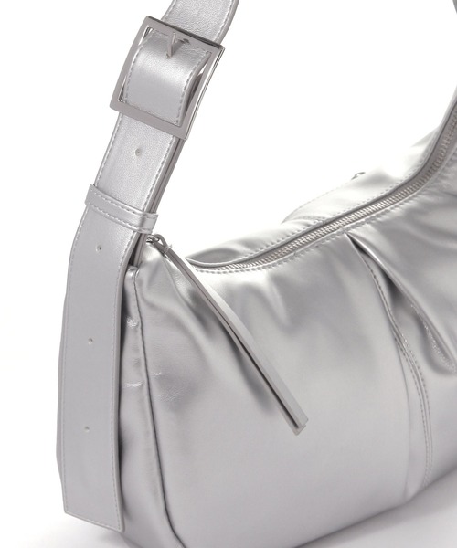 LEPSIM（レプシィム）の「【500mlペットボトルも入る】ソフトタックショルダーバッグ　633027（ショルダーバッグ・レディース・シルバー/ブラウン/ブラック・ONE SIZE）」の4枚目の写真
