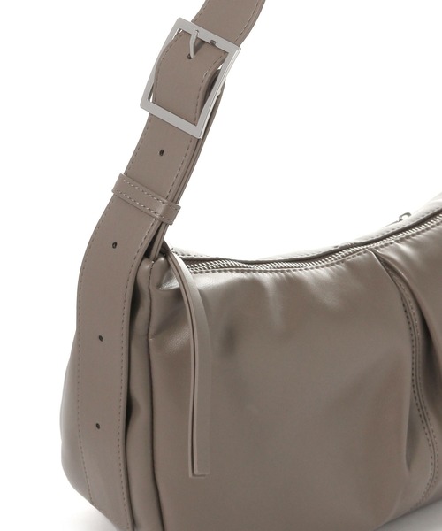 LEPSIM（レプシィム）の「【500mlペットボトルも入る】ソフトタックショルダーバッグ　633027（ショルダーバッグ・レディース・シルバー/ブラウン/ブラック・ONE SIZE）」の6枚目の写真