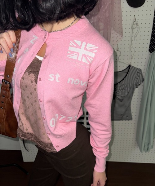 SHAGGIE(シャギー)の「ユニオンジャックプリントクルーネックニットカーディガン(カーディガン/ボレロ・レディース・ネイビー/ピンク/グレー・FREE)」の9枚目の写真