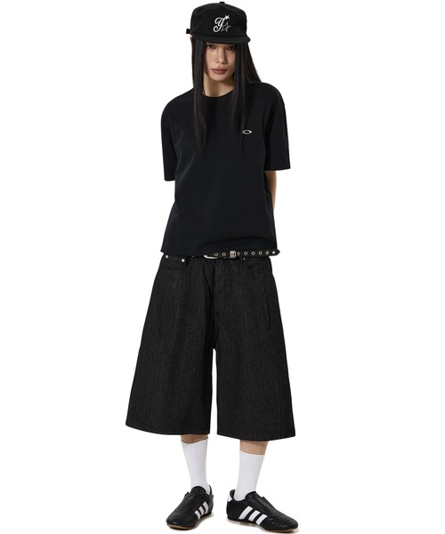 OY(オーワイ)の「『OY/オーワイ』METAL LOGO CROP TEE/メタルロゴクロップTシャツ(Tシャツ/カットソー・メンズ・ホワイト/ブラック/グレー・L/M/S)」の7枚目の写真