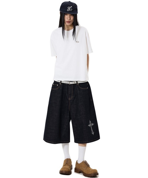 OY(オーワイ)の「『OY/オーワイ』METAL LOGO CROP TEE/メタルロゴクロップTシャツ(Tシャツ/カットソー・メンズ・ホワイト/ブラック/グレー・L/M/S)」の13枚目の写真
