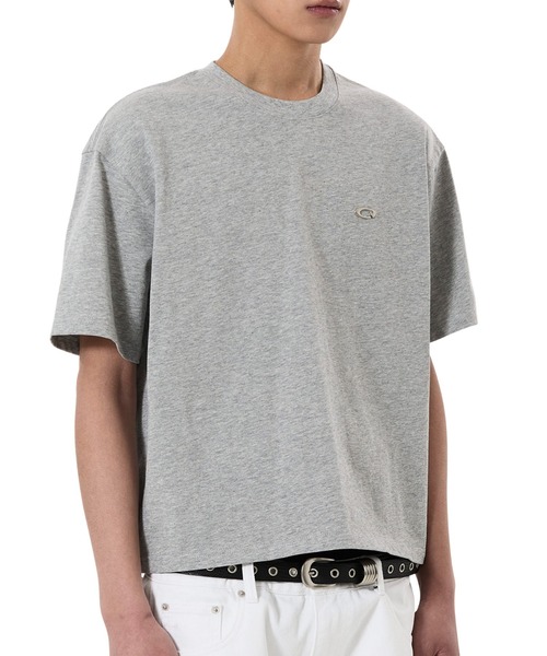 OY(オーワイ)の「『OY/オーワイ』METAL LOGO CROP TEE/メタルロゴクロップTシャツ(Tシャツ/カットソー・メンズ・ホワイト/ブラック/グレー・L/M/S)」の18枚目の写真