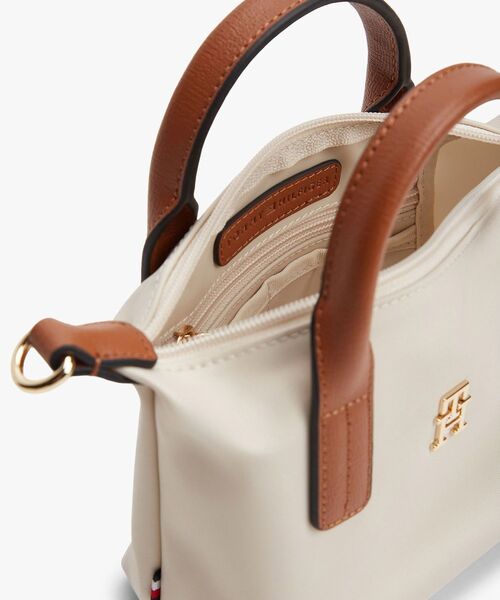 TOMMY HILFIGER（トミーヒルフィガー）の「マイクロトート2WAYショルダーバッグ（トートバッグ・レディース・アイボリー/ブラック・FREE）」の5枚目の写真