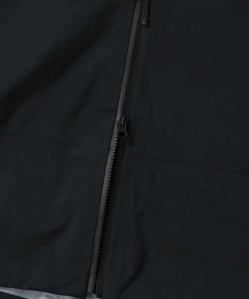 GOLDWIN（ゴールドウィン）の「GOLDWIN GORE-TEX 3L Jacket ゴールドウイン ゴアテックススリーレイヤージャケット（ユニセックス）（テーラードジャケット・メンズ・ブラック・2/3）」の11枚目の写真
