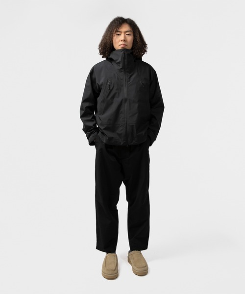 GOLDWIN（ゴールドウィン）の「GOLDWIN GORE-TEX 3L Jacket ゴールドウイン ゴアテックススリーレイヤージャケット（ユニセックス）（テーラードジャケット・メンズ・ブラック・2/3）」の4枚目の写真