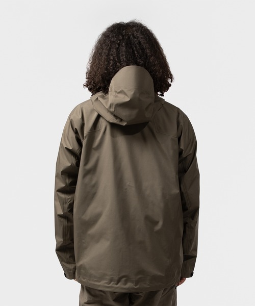 GOLDWIN（ゴールドウィン）の「GOLDWIN GORE-TEX 3L Jacket ゴールドウイン ゴアテックススリーレイヤージャケット（ユニセックス）（テーラードジャケット・メンズ・ブラック・2/3）」の7枚目の写真
