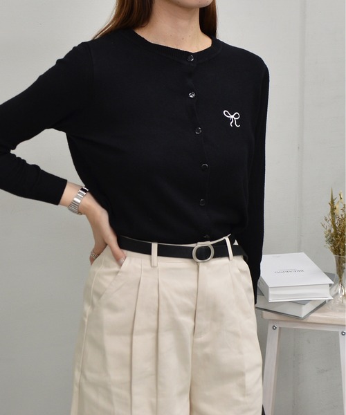 ＆soiree（アンドソワレ）の「リボン刺繍カーディガン（カーディガン/ボレロ・レディース・ピンク/ホワイト/ブラック・FREE）」の2枚目の写真