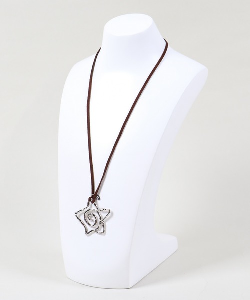 SPINNS（スピンズ）の「紐ネックレス/渦スター（ネックレス・レディース・シルバー・ONESIZE）」の3枚目の写真