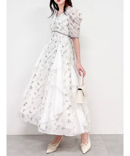 dazzlin（ダズリン）の「マチラッフルフラワープリントワンピース（ワンピース・レディース・ブルー/オフホワイト/ピンク・MEDIUM/SMALL）」の2枚目の写真