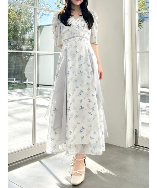 dazzlin（ダズリン）の「マチラッフルフラワープリントワンピース（ワンピース・レディース・ブルー/オフホワイト/ピンク・MEDIUM/SMALL）」の6枚目の写真