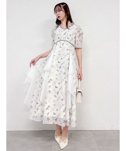 dazzlin（ダズリン）の「マチラッフルフラワープリントワンピース（ワンピース・レディース・ブルー/オフホワイト/ピンク・MEDIUM/SMALL）」の9枚目の写真