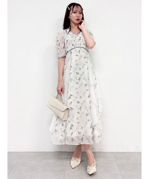 dazzlin（ダズリン）の「マチラッフルフラワープリントワンピース