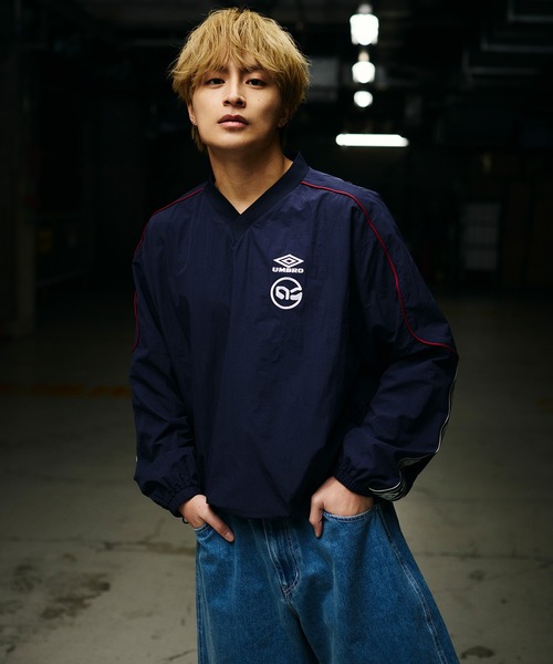 UMBRO(アンブロ)の「UMBRO/アンブロ UMBROフハクピステ ジャケット UM26SSAL-TP02 ムラサキスポーツ限定(その他アウター・メンズ・ブラック/ネイビー・M/L)」の3枚目の写真