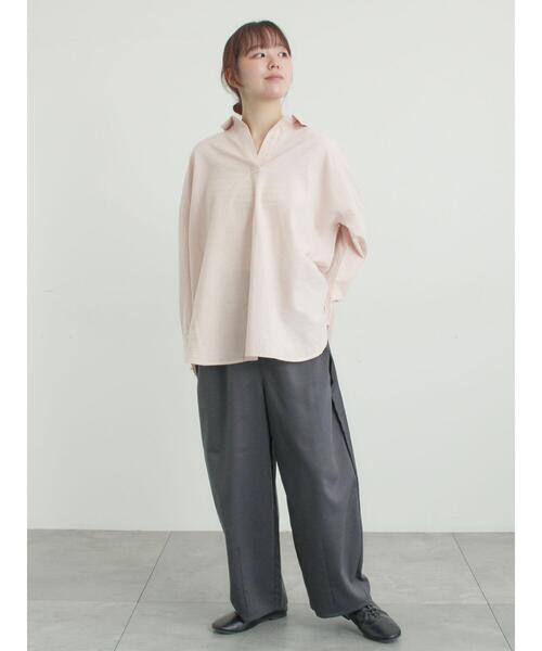 Samansa Mos2（サマンサ モスモス）の「後ろボタンスキッパーチュニック（シャツ/ブラウス・レディース・チャコールグレー/ブルー/ピンク/オフホワイト・F）」の6枚目の写真