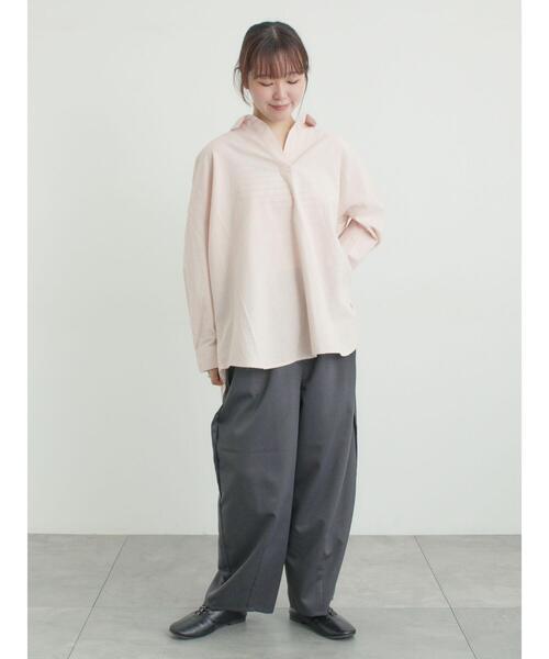 Samansa Mos2（サマンサ モスモス）の「後ろボタンスキッパーチュニック（シャツ/ブラウス・レディース・チャコールグレー/ブルー/ピンク/オフホワイト・F）」の7枚目の写真