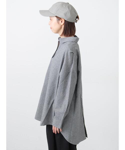 Samansa Mos2（サマンサ モスモス）の「後ろボタンスキッパーチュニック（シャツ/ブラウス・レディース・チャコールグレー/ブルー/ピンク/オフホワイト・F）」の9枚目の写真