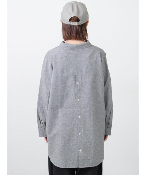 Samansa Mos2（サマンサ モスモス）の「後ろボタンスキッパーチュニック（シャツ/ブラウス・レディース・チャコールグレー/ブルー/ピンク/オフホワイト・F）」の10枚目の写真