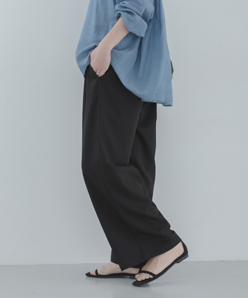 URBAN RESEARCH Sonny Label(アーバンリサーチサニーレーベル)の「『WEB限定』ノンストレスワイドイージーパンツ(その他パンツ・レディース・ブラック/グレー・36/38)」の12枚目の写真