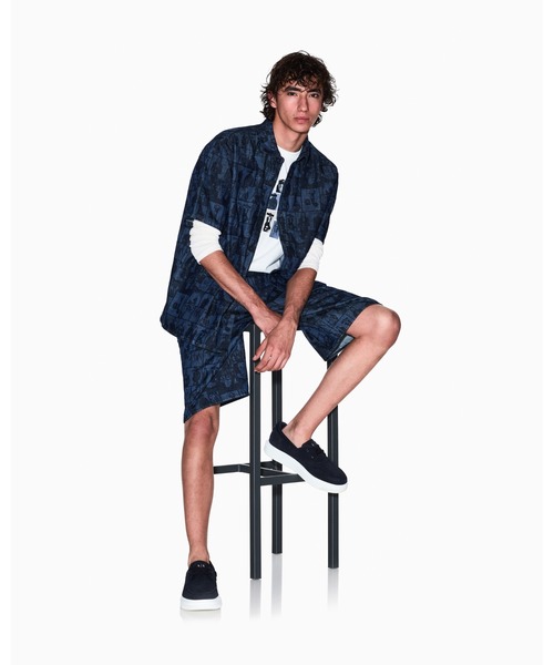 ARMANI EXCHANGE（アルマーニエクスチェンジ）の「【A|X アルマーニ エクスチェンジ】アーカイブプリント バギーショーツ_J91 BAGGY SHORT（デニムパンツ・メンズ・インディゴブルー・32inch/31inch/29inch/30inch/34inch/33inch）」の2枚目の写真