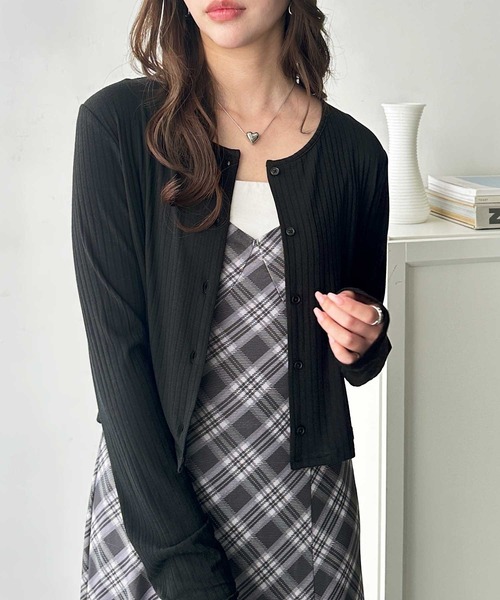 GeeRA（ジーラ）の「接触冷感リブショートカーディガン（カーディガン/ボレロ・レディース・ブラック/オフホワイト/ブルー・MEDIUM/LARGE/X-LARGE）」の13枚目の写真