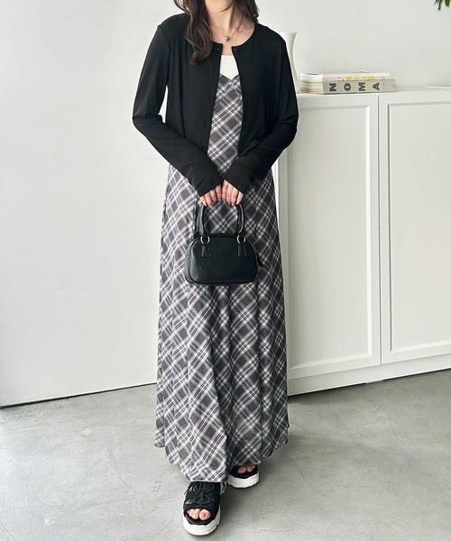 GeeRA（ジーラ）の「接触冷感リブショートカーディガン（カーディガン/ボレロ・レディース・ブラック/オフホワイト/ブルー・MEDIUM/LARGE/X-LARGE）」の14枚目の写真