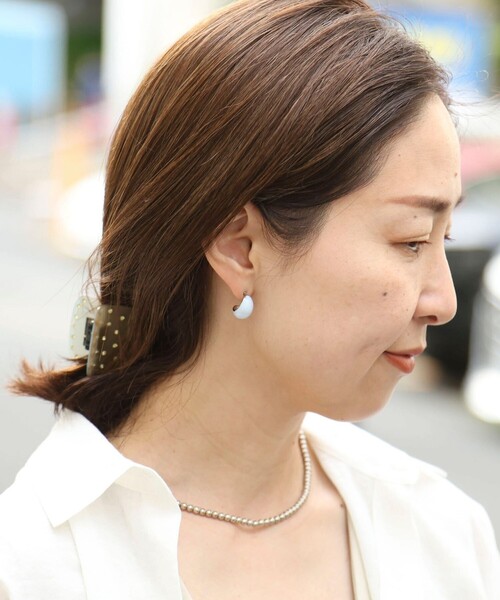grace grace (グラスグラス)の「【grace grace/グラスグラス】エポクルンピアス(ピアス(両耳用)・レディース・ライトグレー/ベージュ・FREE)」の7枚目の写真