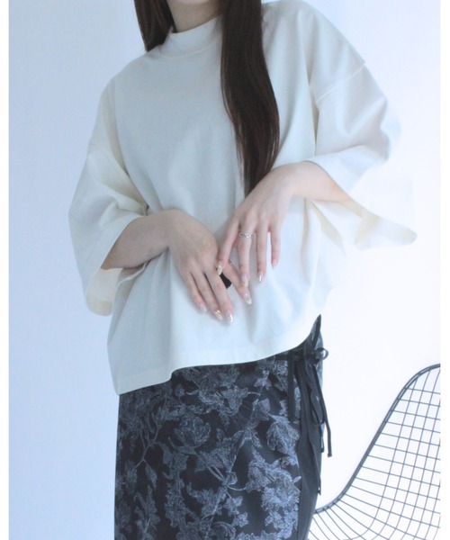 amini(アミニ)の「モックネックワイドカットソー(Tシャツ/カットソー・レディース・ブラック/アイボリー/ピンク/チャコールグレー・MEDIUM)」の5枚目の写真