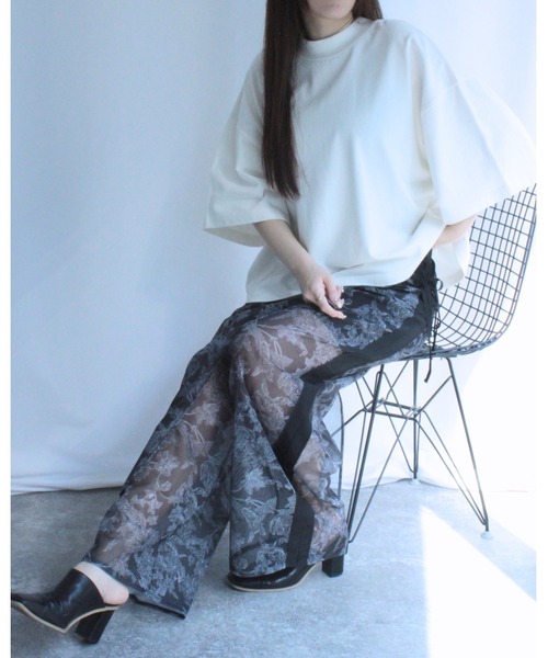 amini(アミニ)の「モックネックワイドカットソー(Tシャツ/カットソー・レディース・ブラック/アイボリー/ピンク/チャコールグレー・MEDIUM)」の7枚目の写真
