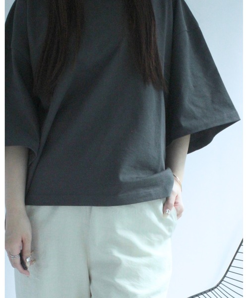 amini(アミニ)の「モックネックワイドカットソー(Tシャツ/カットソー・レディース・ブラック/アイボリー/ピンク/チャコールグレー・MEDIUM)」の13枚目の写真