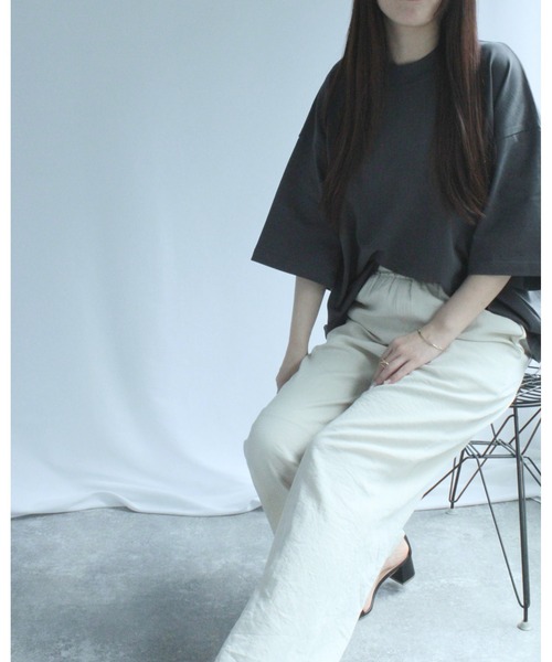 amini(アミニ)の「モックネックワイドカットソー(Tシャツ/カットソー・レディース・ブラック/アイボリー/ピンク/チャコールグレー・MEDIUM)」の15枚目の写真