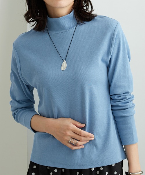 BELLUNA PLUS(ベルーナ)の「シンプルデザイン!ハイネックプルオーバー(Tシャツ/カットソー・レディース・オフホワイト/ブルー/ブラック/イエロー・LARGE/X-LARGE/MEDIUM)」の3枚目の写真